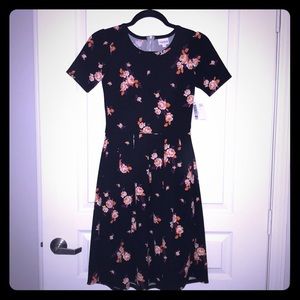 Floral lulaRoe Amelia w/accent zipper and pockets!